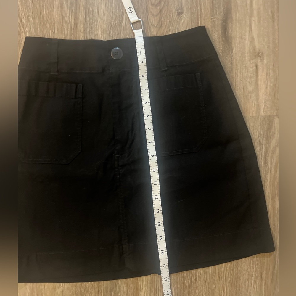 Anthropologie
Maeve Brand
Black 
Small
Zip up front
Mini Skirt - Picture 10 of 12